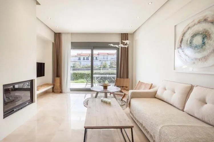 Hanioti Suite Maisonette In Front Of The Sea 0*,
