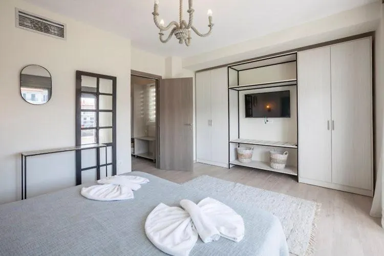 Hanioti Suite Maisonette In Front Of The Sea 0*,  Griechenland